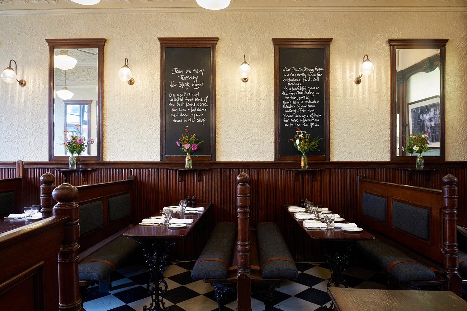 QUALITY CHOP HOUSE interiors dining room 2